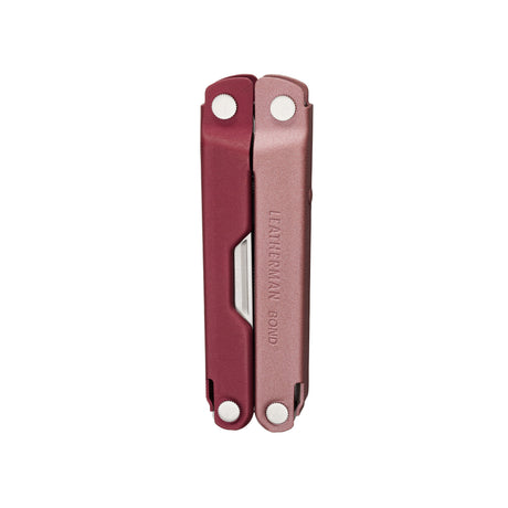 Translation missing: en.Heathered Cranberry Bond front in a closed position